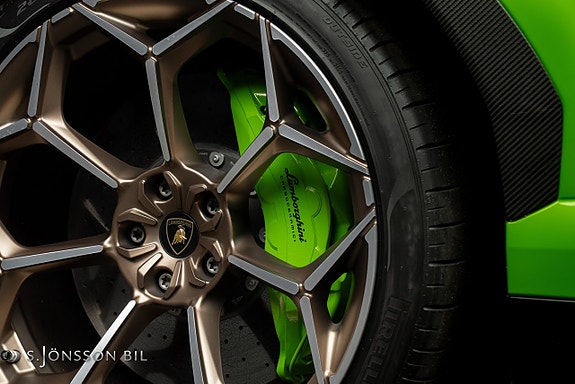 Lamborghini Urus 16 of 30