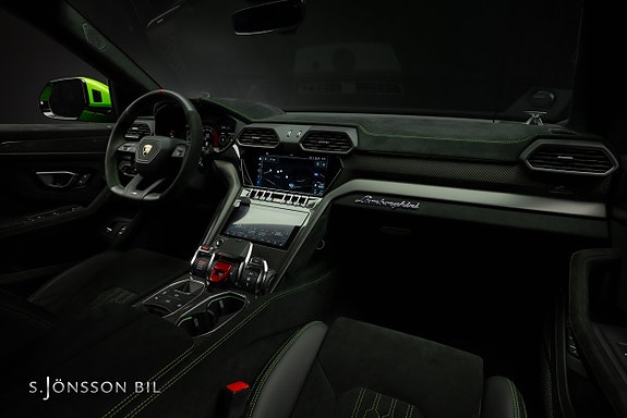 Lamborghini Urus 29 of 30
