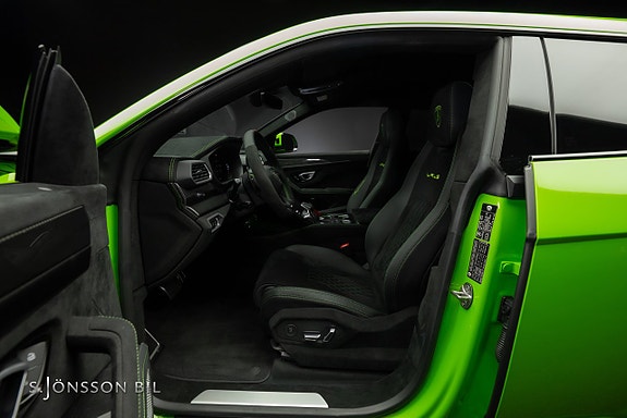 Lamborghini Urus 30 of 30