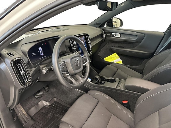 Volvo EX40 6 of 12