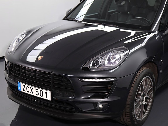 Porsche Macan S 4 of 27