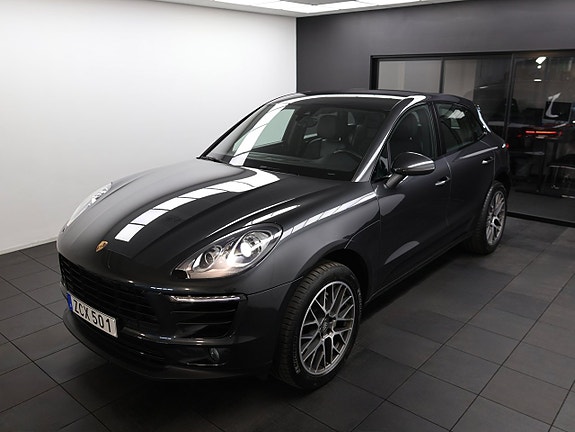Porsche Macan S 2 of 5
