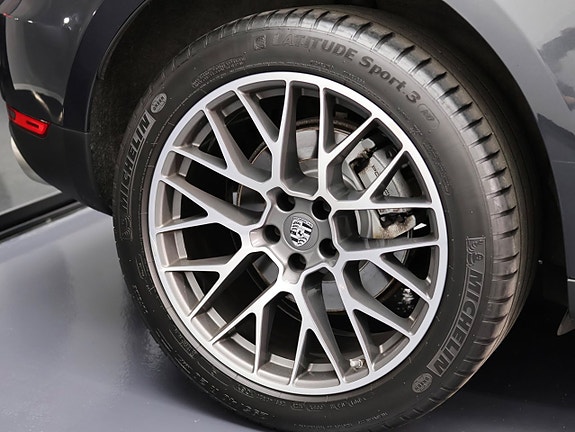 Porsche Macan S 8 of 27