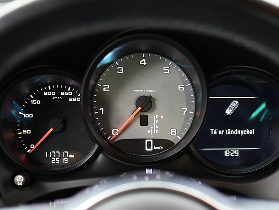 Porsche Macan S 21 of 27
