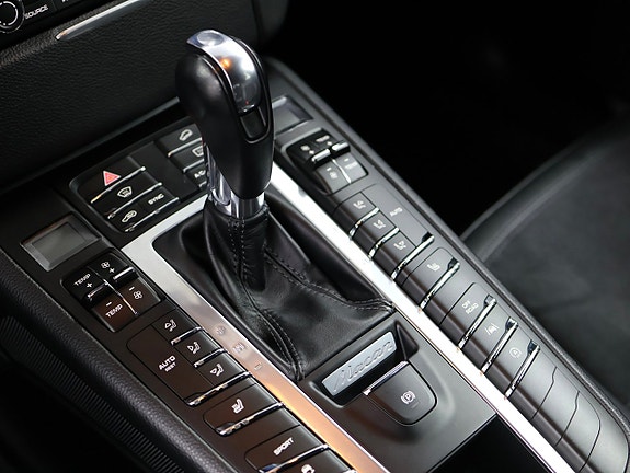 Porsche Macan S 20 of 27
