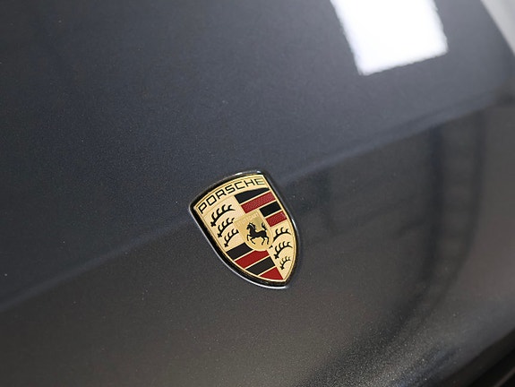Porsche Macan S 3 of 27