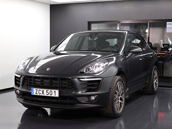 Porsche Macan S 2 of 27