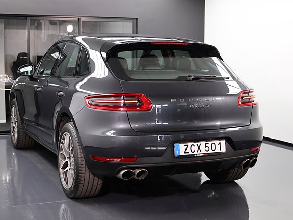 Porsche Macan S 11 of 27