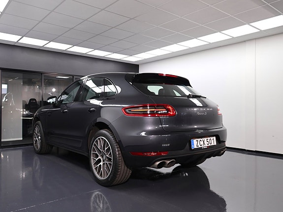 Porsche Macan S 13 of 27