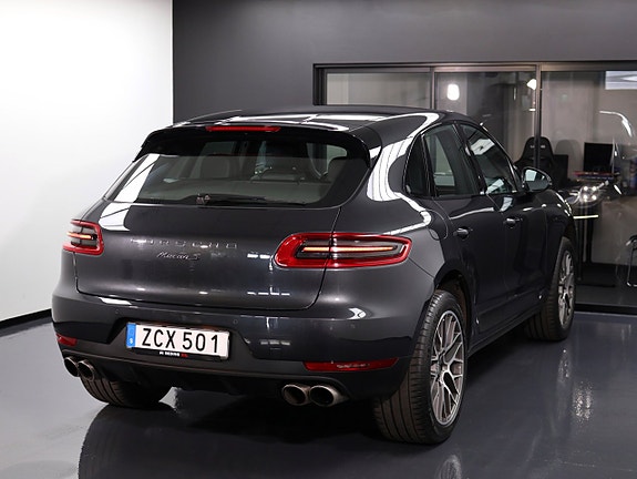 Porsche Macan S 9 of 27