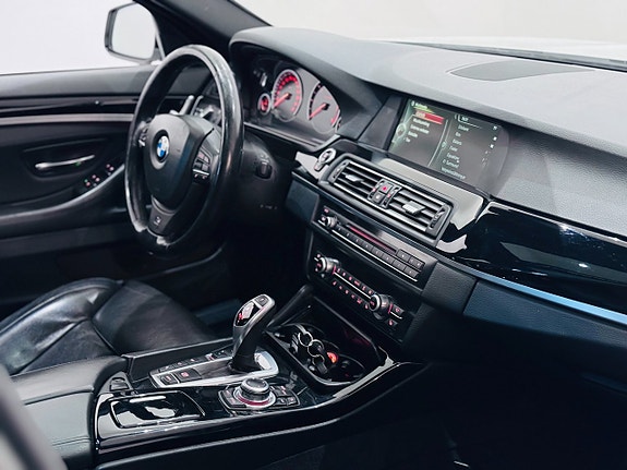 BMW M550d 4 of 5