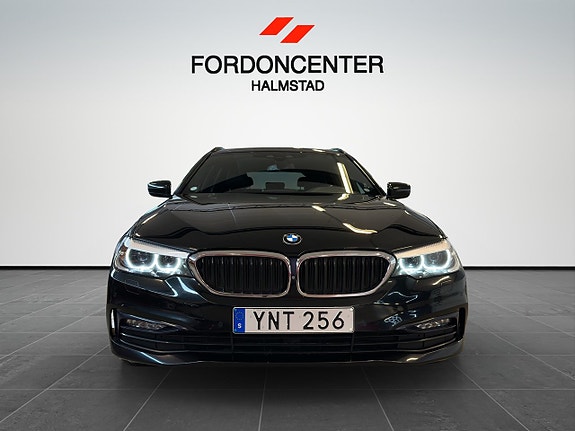 BMW 520d 2 of 5