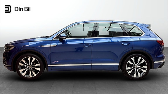 Volkswagen Touareg 2 of 5
