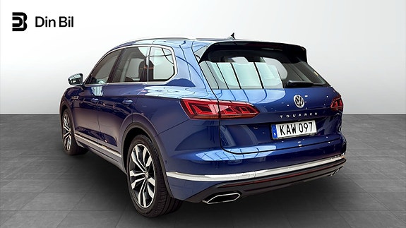 Volkswagen Touareg 3 of 5