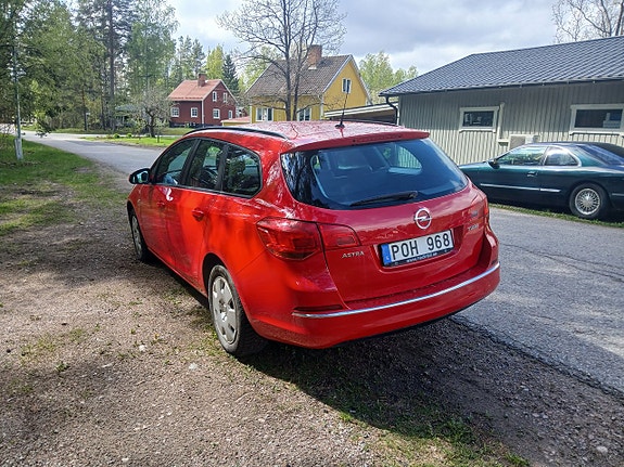 Opel Astra 4 of 5
