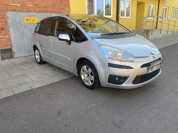 Citroen C4 Picasso 2 of 5