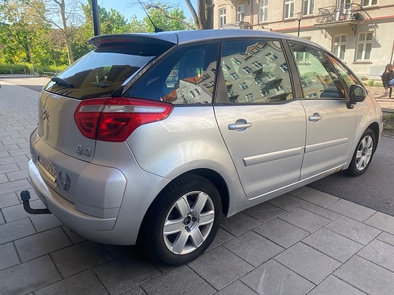 Citroen C4 Picasso 3 of 5