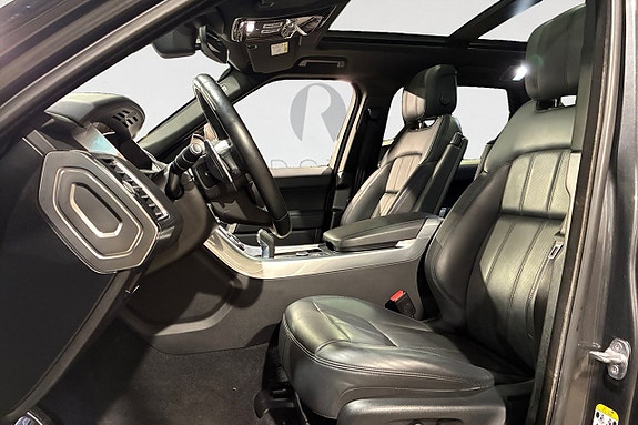 Land Rover Range Rover Sport 10 of 17