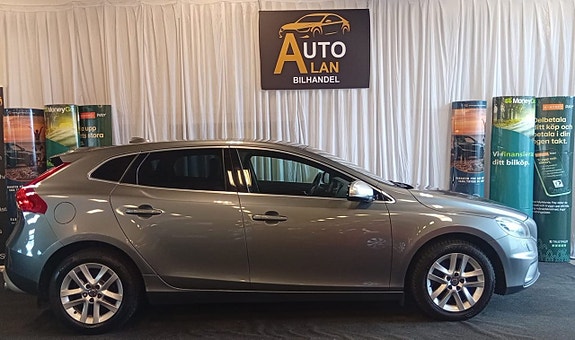 Volvo V40 4 of 5