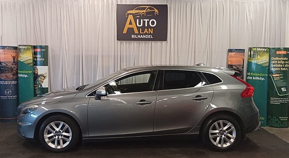 Volvo V40 3 of 5