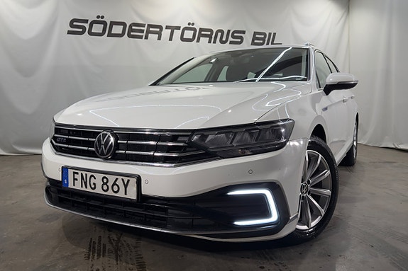 Volkswagen Passat 2 of 5