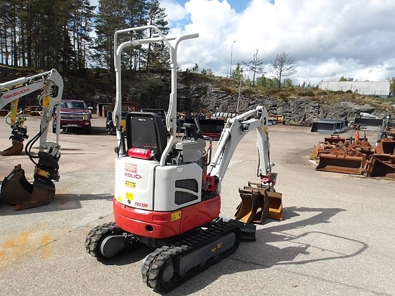 Takeuchi TB 210 R 3 of 5