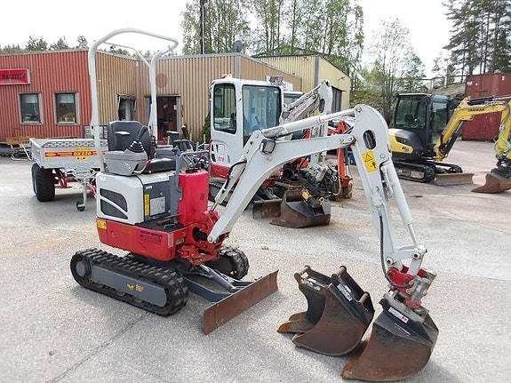 Takeuchi TB 210 R 2 of 5