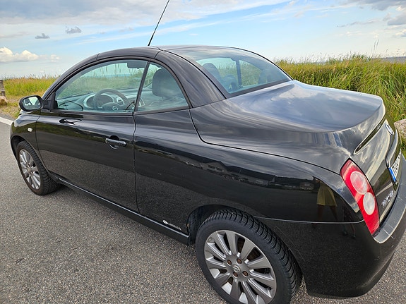 Nissan Micra C+C 2 of 5