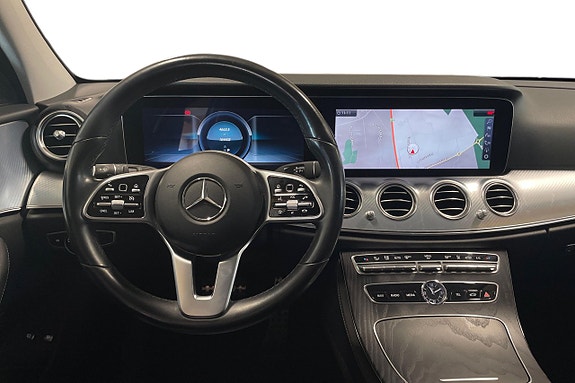Mercedes-Benz E200 14 of 28