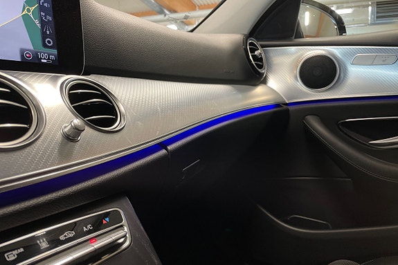 Mercedes-Benz E200 19 of 28