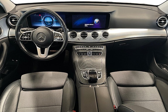 Mercedes-Benz E200 13 of 28