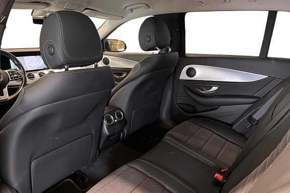 Mercedes-Benz E200 24 of 28