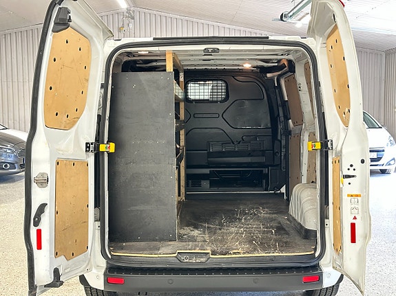 Ford Transit Custom 8 of 24