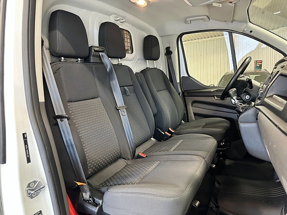 Ford Transit Custom 22 of 24