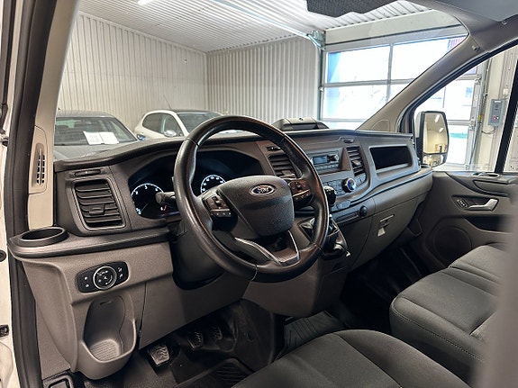 Ford Transit Custom 13 of 24