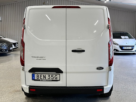 Ford Transit Custom 7 of 24