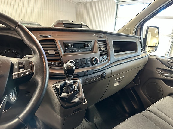 Ford Transit Custom 18 of 24