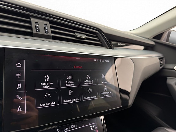 Audi e-tron 23 of 30