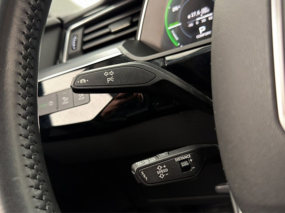 Audi e-tron 13 of 30