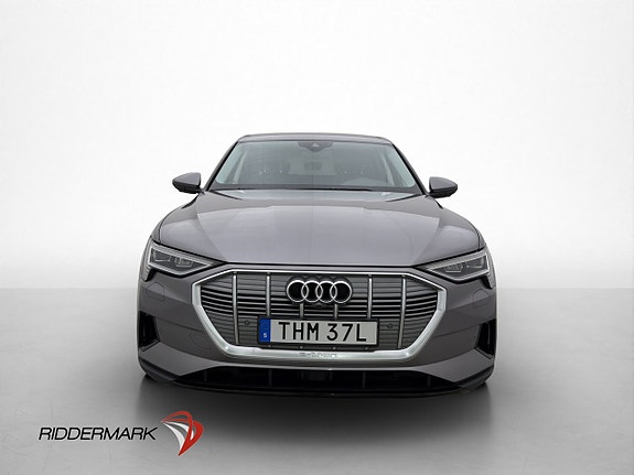 Audi e-tron 3 of 5