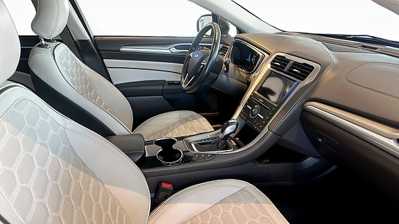 Ford Mondeo 3 of 5