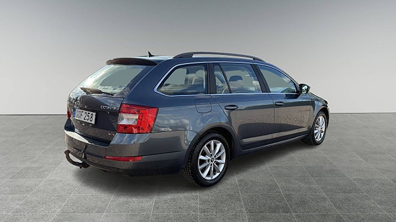 Skoda Octavia 3 of 5