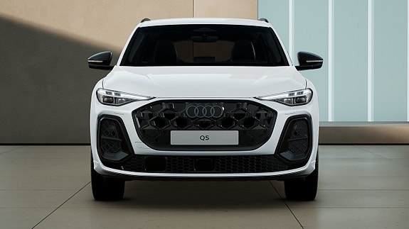 Audi Q5 2 of 5