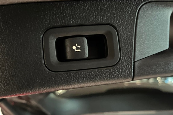 Mercedes-Benz GLB200 15 of 19