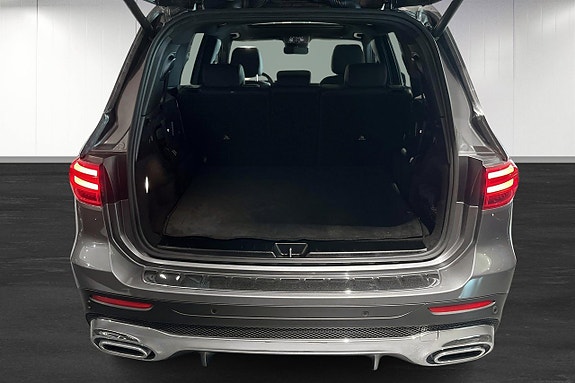 Mercedes-Benz GLB200 13 of 19
