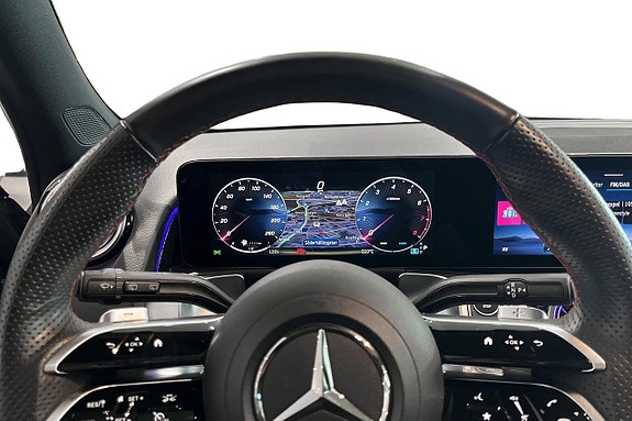 Mercedes-Benz GLB200 6 of 19