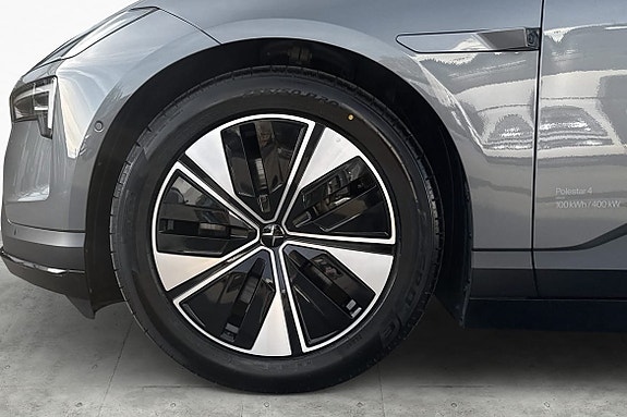 Polestar 4 6 of 19
