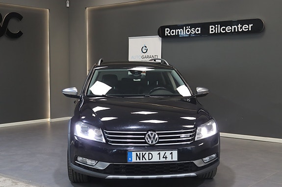 Volkswagen Passat Alltrack 3 of 5