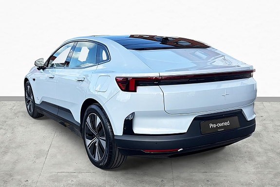 Polestar 4 7 of 18