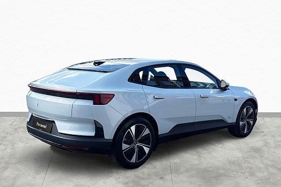 Polestar 4 8 of 18